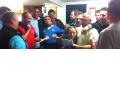 Les chants résonnent au club house